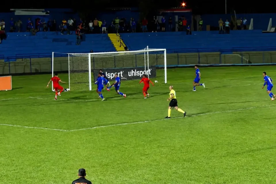 Goiatuba leva gol no fim, perde para o Manauara e se complica na Série D