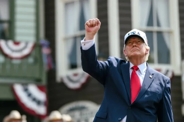 Em aniversário de 250 anos, Trump exalta EUA, critica comunismo e cita guerra do Irã