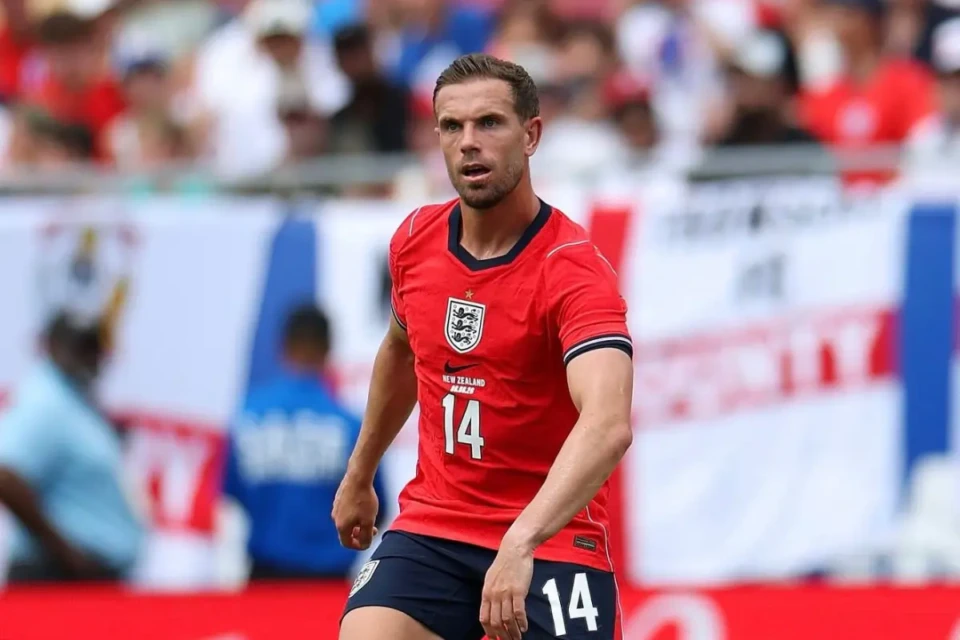 Henderson sofre fratura inusitada, passa por cirurgia e está fora da Copa do Mundo