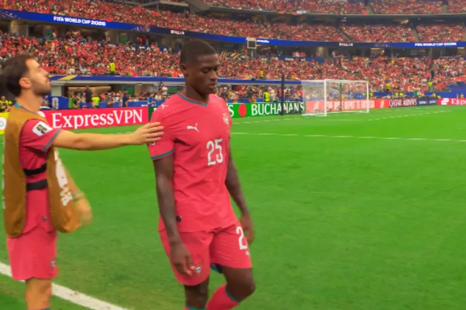 Agora: Portugal perde melhor lateral do mundo em jogo contra Espanha (Foto: Reprodução)