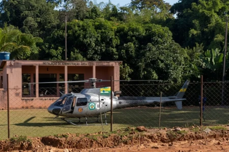 Irmãos foram resgatados por helicoptero dos bombeiros após afogamento em espaço de festas de Aparecida de Goiânia