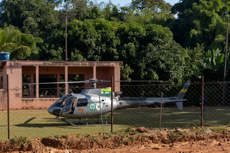 Irmãos foram resgatados por helicoptero dos bombeiros após afogamento em espaço de festas de Aparecida de Goiânia