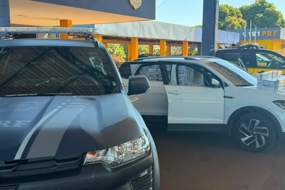 Motorista de carro recheado de cigarros tenta fugir da PRF e acaba preso em Mineiros