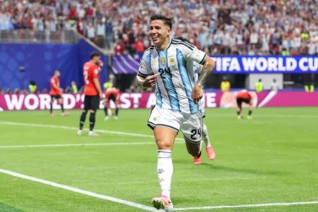 Agora: Enzo Fernández vira para Argentina contra Egito (Foto: Fifa)