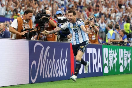 Messi chegou a nove assistências em Copas do Mundo e agora ocupa a segunda posição no ranking histórico da Fifa