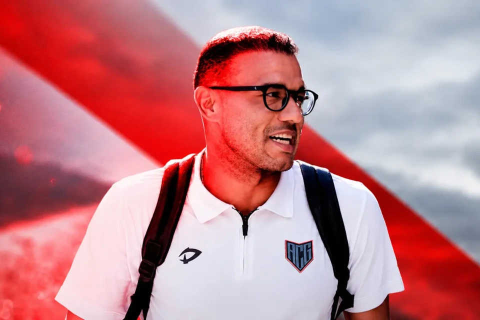 Atlético anuncia Roger Silva