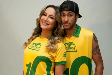 Claudia Leitte homenageia Neymar após eliminação na Copa: "Você é exemplo, um grande ídolo" "Fez nada a Copa inteira e agora chora"