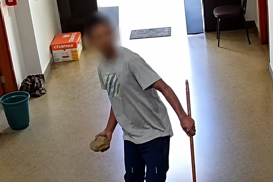 Homem invade prefeitura de Bela Vista de Goiás