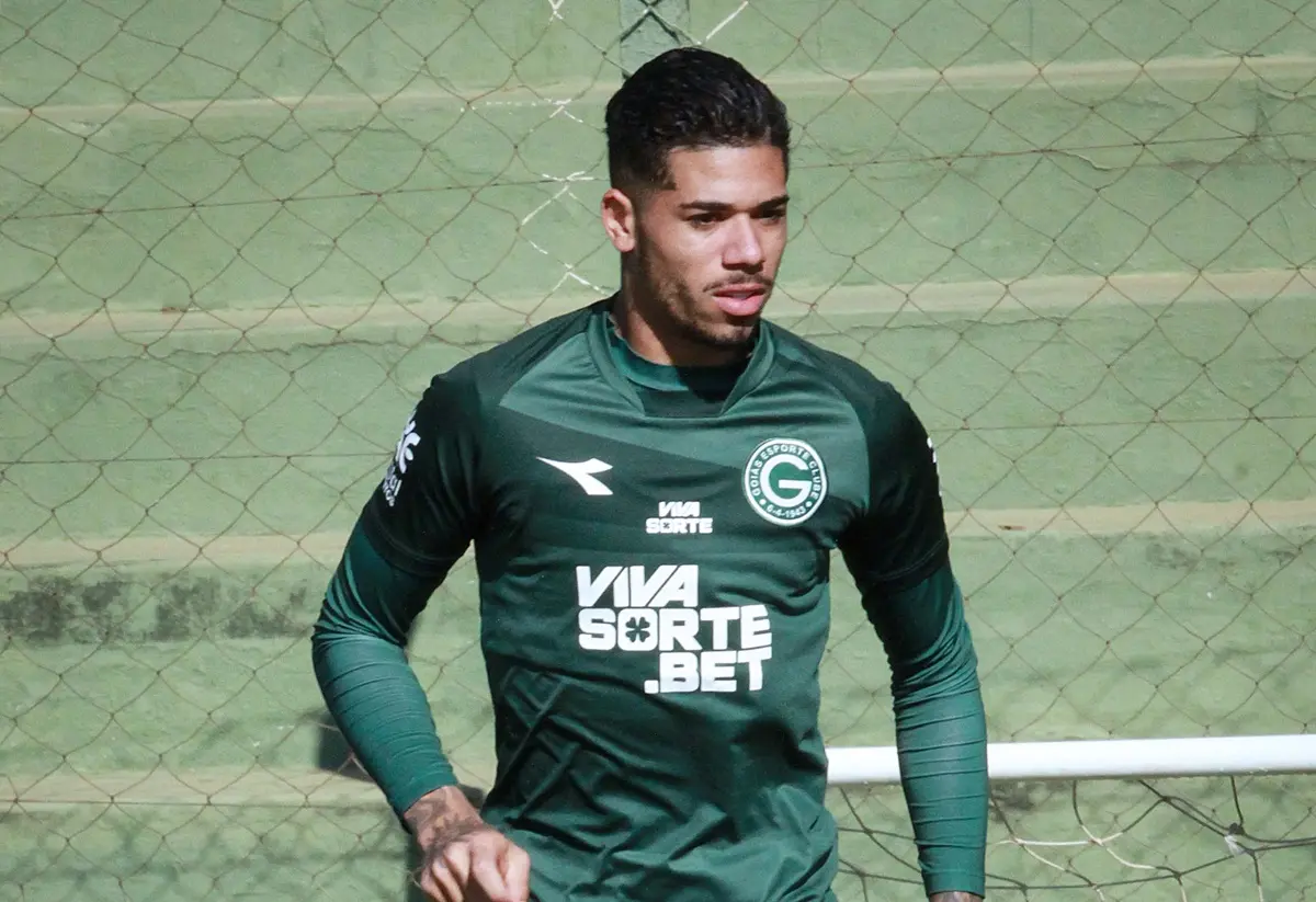 Grêmio intensifica tratativas para contratar lateral Diego Caito do Goiás Grêmio intensifica tratativas para contratar lateral Diego Caito do Goiás