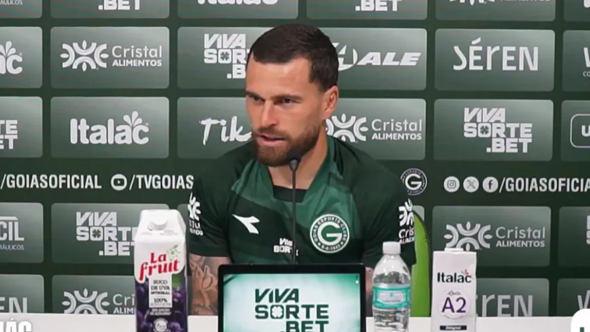 Lucas Lima revela se havia problemas entre elenco e Daniel Paulista no Goiás