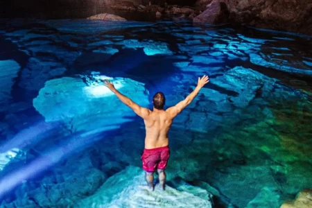 Destino em Goiás surpreende turistas: veja fotos das belezas de Formosa turísticos refúgio para quem ama natureza Salto do Itiquira cachoeiras