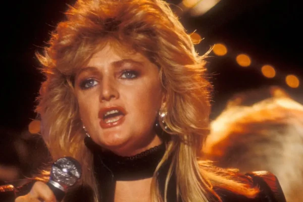 Artista morreu nesta quarta-feira (8) aos 75 anos Bonnie Tyler deixa legado de sucessos; relembre o show da cantora em Goiânia