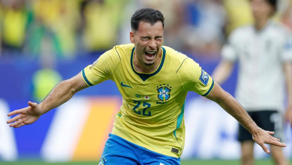 Após eliminação na Copa, projeto de lei propõe vetar jogadores de clubes estrangeiros na seleção Após eliminação na Copa, projeto de lei propõe vetar jogadores de clubes estrangeiros na seleção