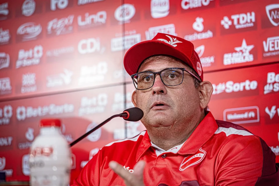 Guto Ferreira Vila nova