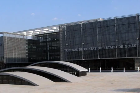Tribunal de Contas do Estado de Goiás (TCE-GO) instaurou nova etapa de tomada de contas especial que apura possível dano de R$ 2,84 milhões relacionado à gestão do Hospital Estadual Ernestina Lopes Jaime, em Pirenópolis. Crédito: Divulgação/TCE-GO.
