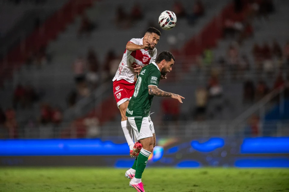 Goiás abre 2 a 0, mas cede empate ao CRB no Rei Pelé