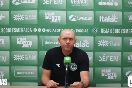 Mozart vê frustração pelo empate, mas rejeita sensação de derrota no Goiás
