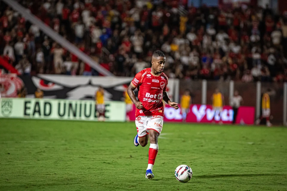 Ryan em partida pelo Vila Nova