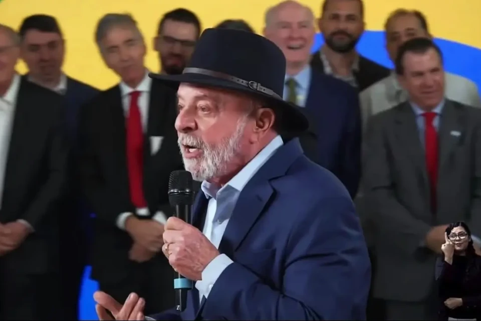 Lula ironiza campanha da Seleção Brasileira