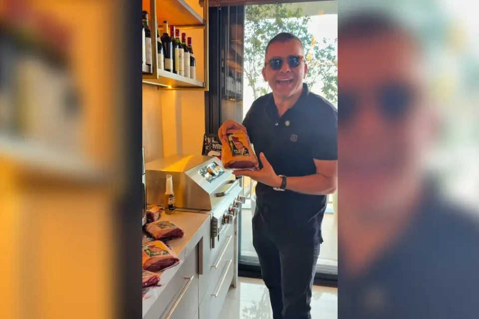 Dono de frigorífico grava simulação e diz que denúncia de trans foi armação