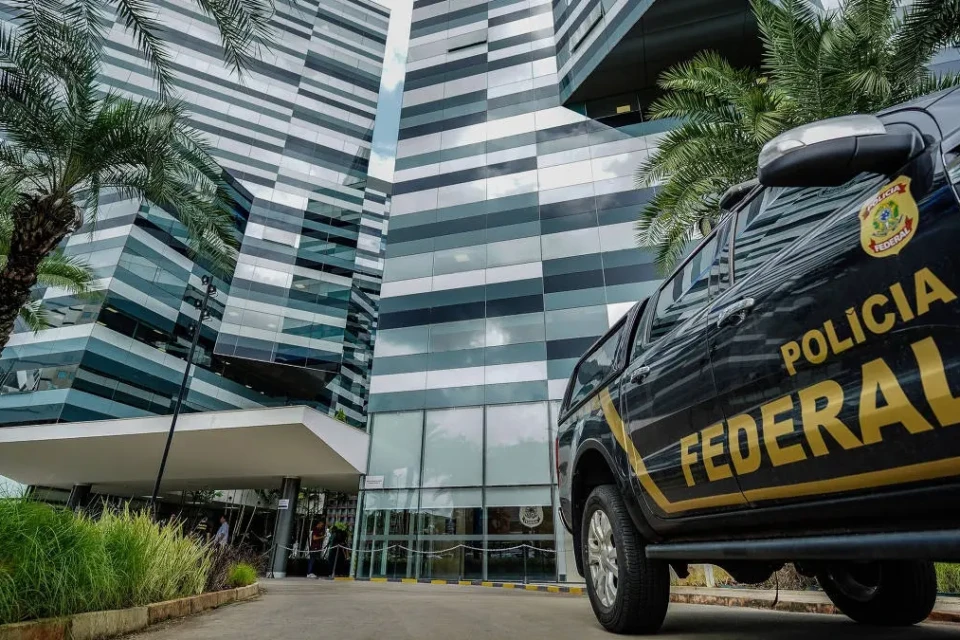PF indicia 48 pessoas em primeira investigação sobre descontos indevidos no INSS