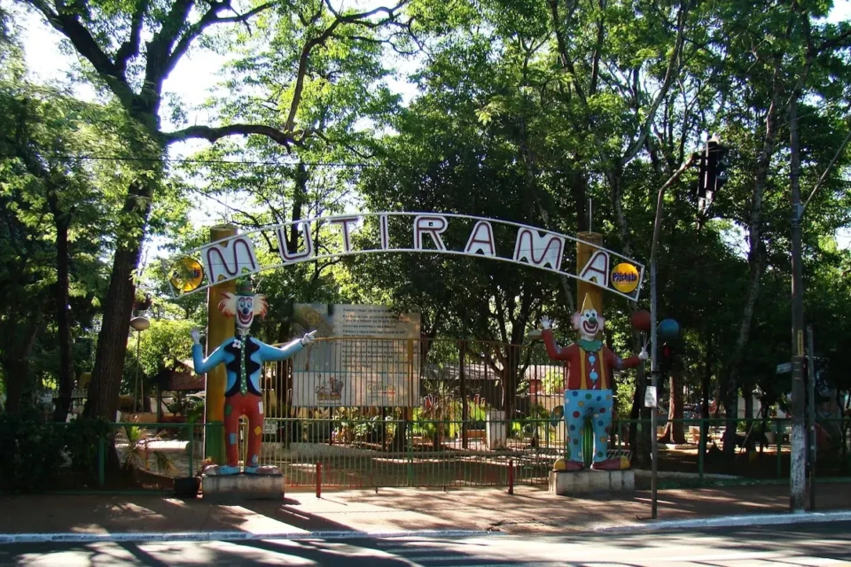Imagem da entrada do parque