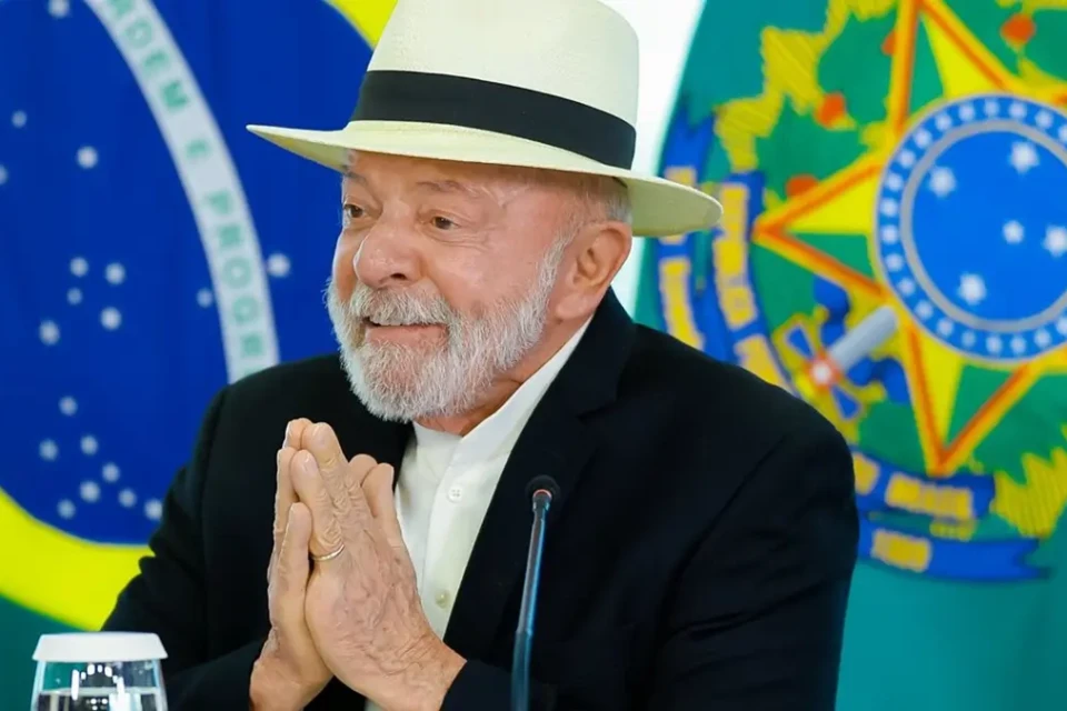 Lula volta a defender Pix após tarifaço e diz que 'contra o Brasil ninguém ganha mentindo'