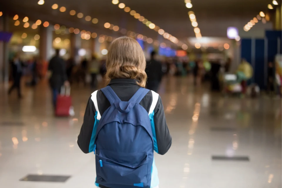 Autorização Eletrônica de Viagem Férias escolares: saiba quando a autorização de viagem é obrigatória para menores de idade