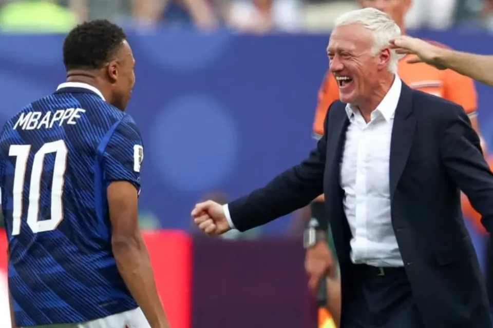 'Nem sempre souberam admirar sua grandeza': a homenagem de Mbappé a Deschamps (Foto: Instagram)