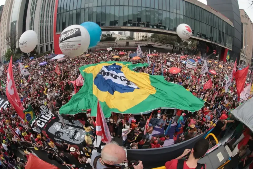 Metade dos brasileiros já relações por divergências políticas, diz pesquisa (Foto: Agência Brasil)