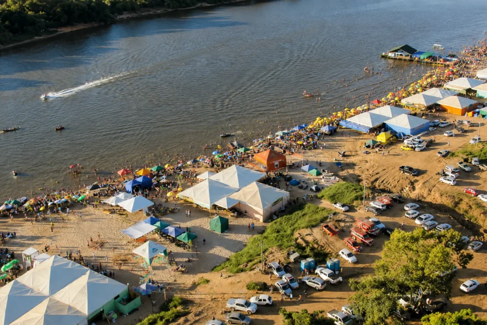 Guia de Aruanã em Goiás: veja onde comer e onde se hospedar Cidade turística recebe visitantes durante a temporada do Rio Araguaia