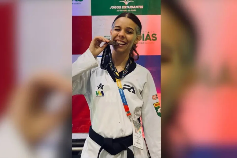 Atleta Sophia Morena Moraes, faixa preta de taewondo, vence os Jogos Estudantis Estaduais na categoria juvenil (Foto: Arquivo pessoal)