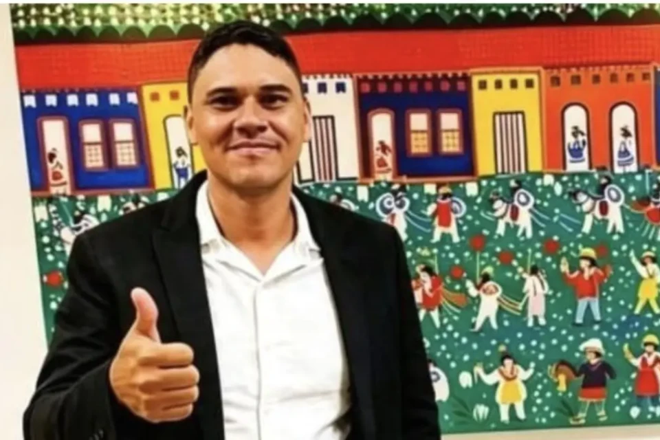 Vereador de Uruaçu Paulo Cantor sofre acidente de carro e segue no Hugol (Foto: Reprodução)