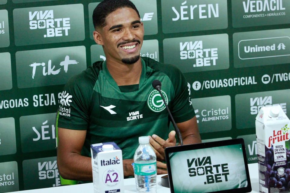 Kadu Souza fala sobre superação na carreira até chegar ao Goiás