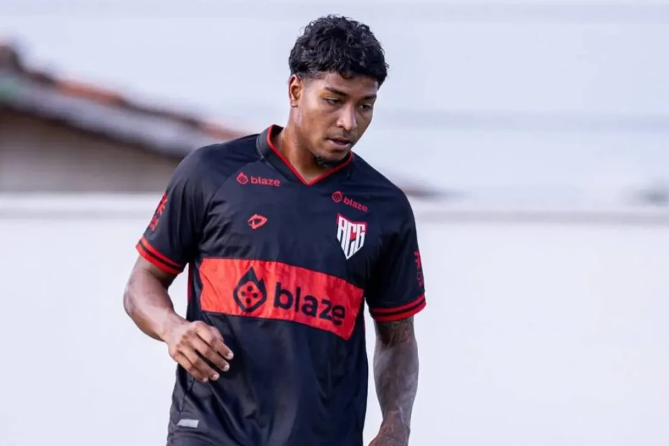 Atlético rescinde contrato com o volante Matheus Índio