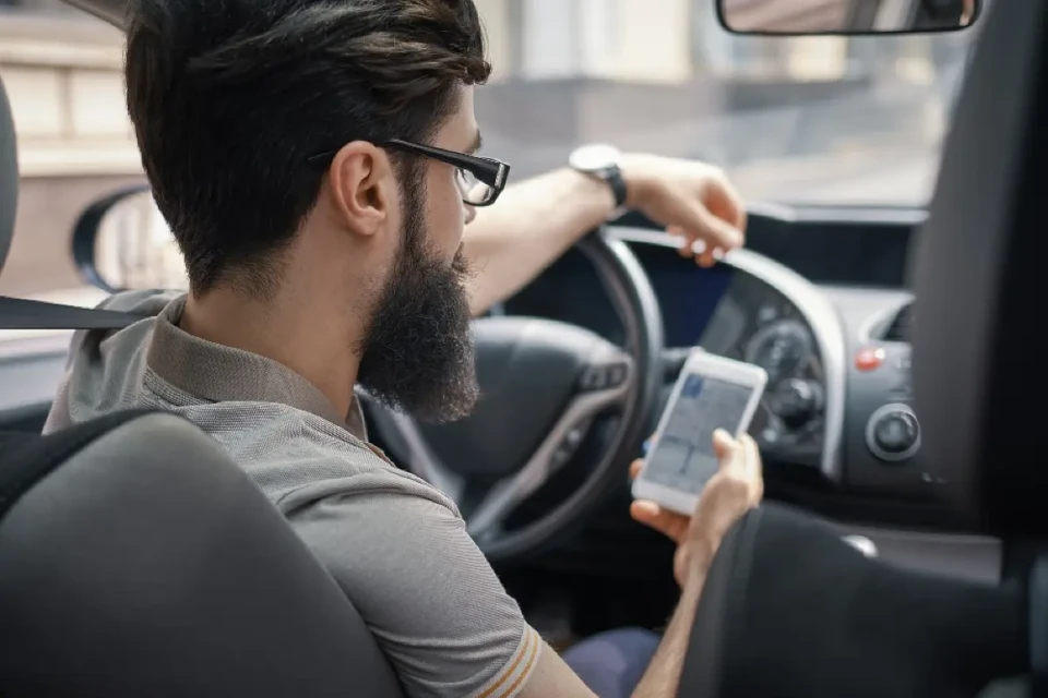 Aplicativo melhorou o leitor de PDF e lançou mais recursos WhatsApp ganha função que facilita ouvir e responder áudios no carro