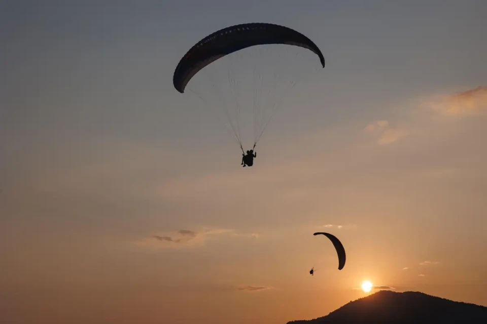 PILOTO-PARAPENTE-x-capa-