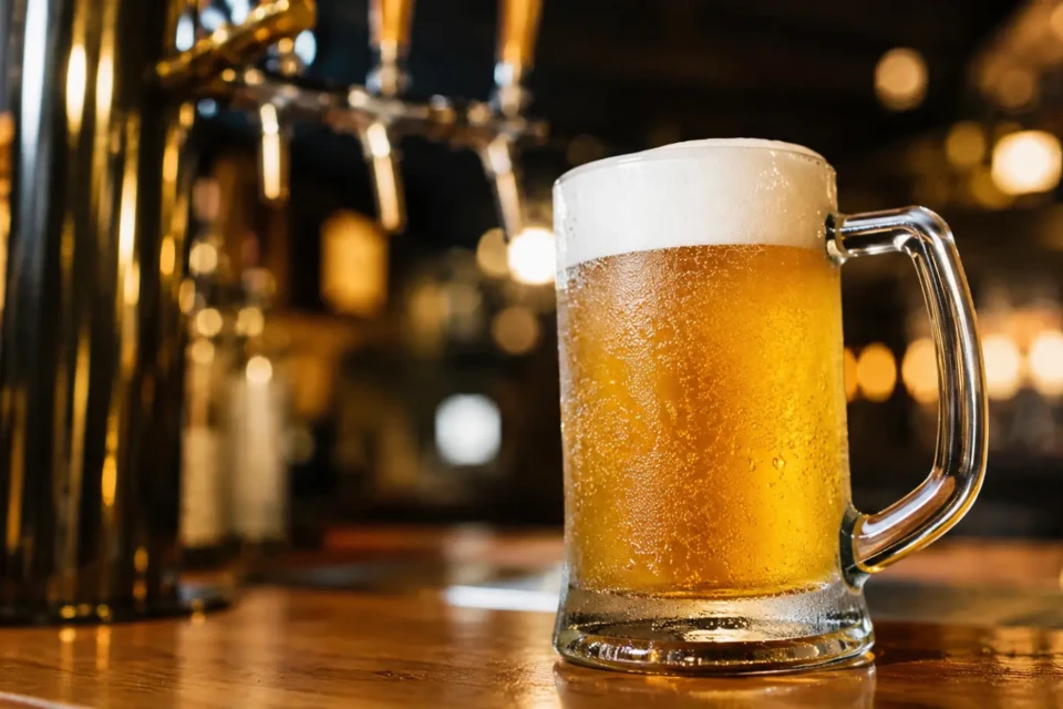 Cerveja sem álcool com colágeno e whey protein será lançada em setembro; conheça Bebida com 10 gramas de proteína spaten pro
