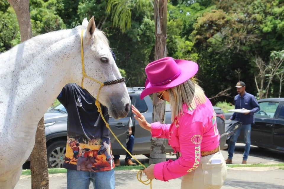 Cavalgada do Batom chega à segunda edição em Caldazinha com percurso rural, shows e homenagem às mulheres