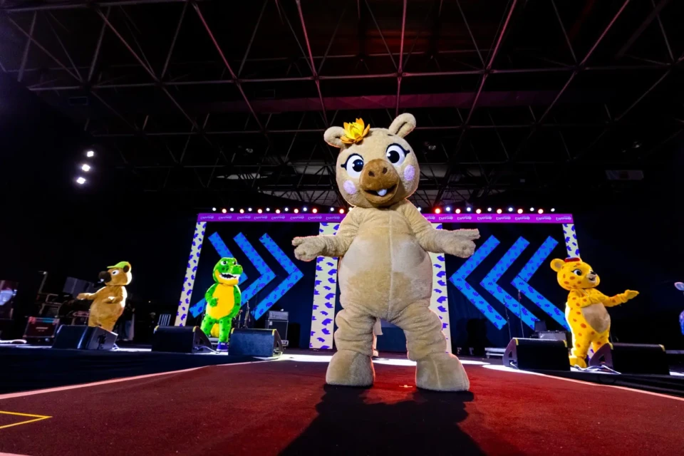 Espetáculo Turma da Capimara no palco