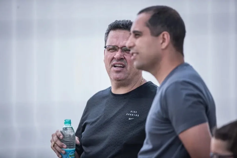 Os presidentes do Atlético, Adson Batista, e do Vila Nova, Hugo Jorge Bravo