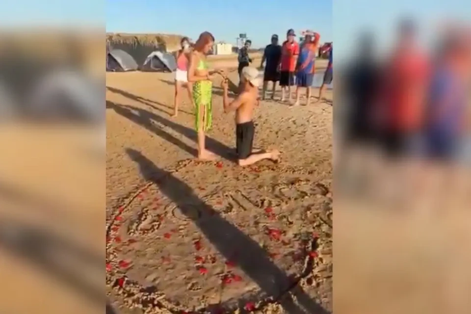 Klaiton pediu Luciene em casamento na praia do Porto da Glória, em Aruanã (Foto: Arquivo pessoal)