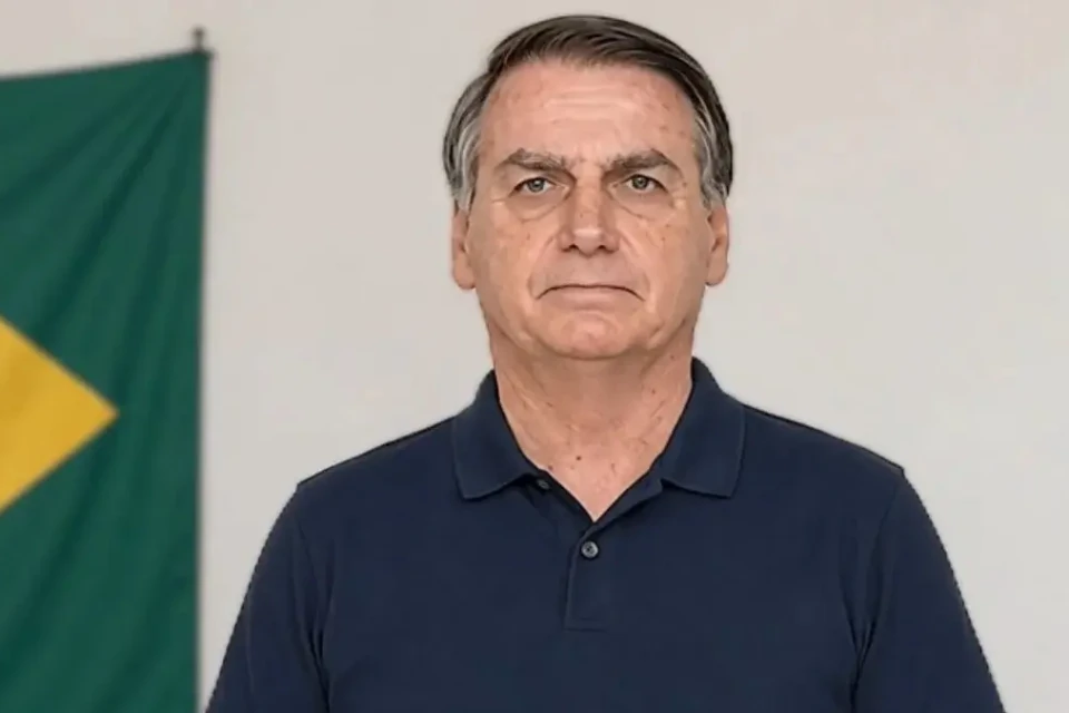 PT pode acionar TSE por uso de IA com imagem de Bolsonaro; advogado comenta uso de imagem generativa