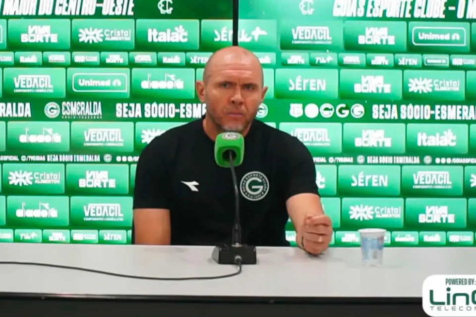 Mozart sai em defesa do Goiás após derrota para o América-MG