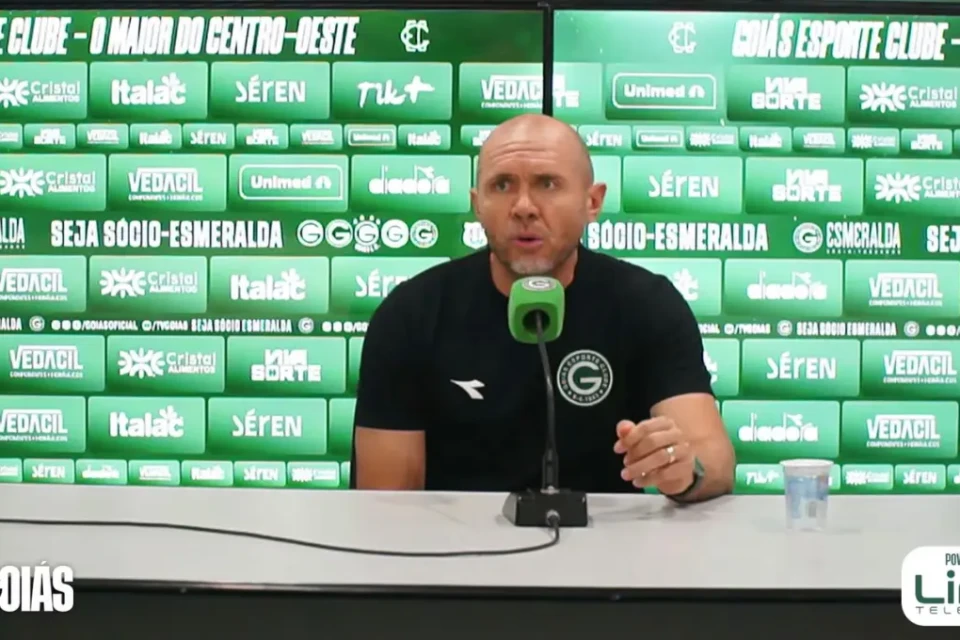 Goiás foi derrotado fora de casa no duelo contra o América-MG (Foto: Reprodução / TV Goiás)