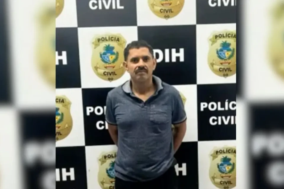 Euzilei Silva dos Santos é preso suspeito de matar a tiros um homem em frente a uma boate de Caiapônia (Foto: Polícia Civil)