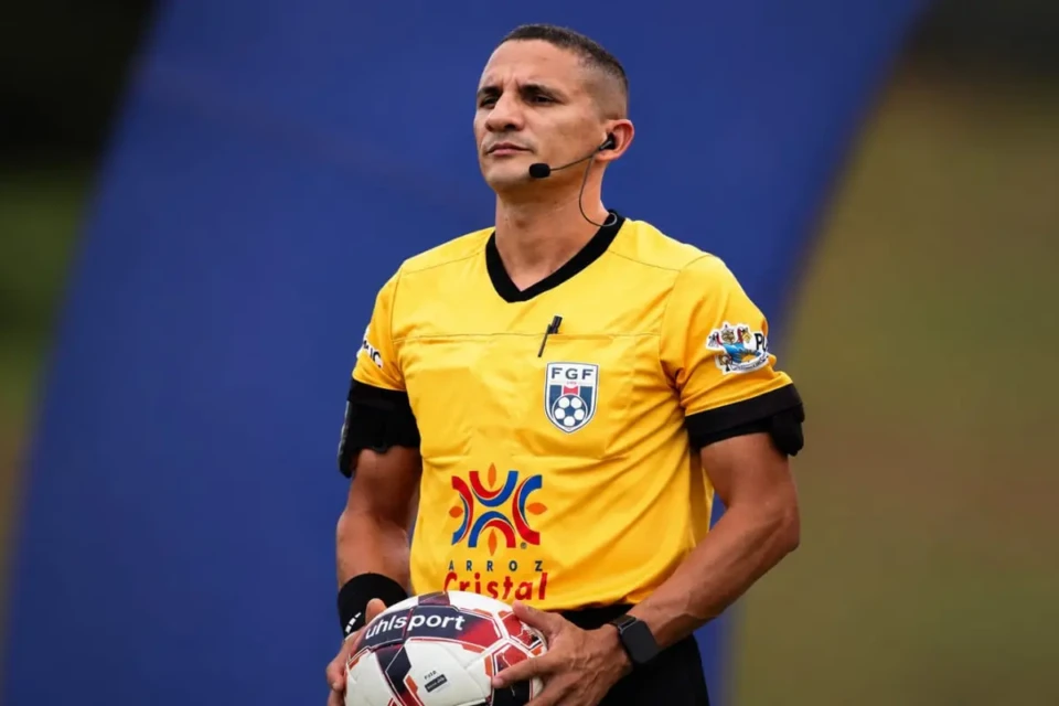 Ex-jornalista Gilson Alves vai estrear como árbitro da FGF
