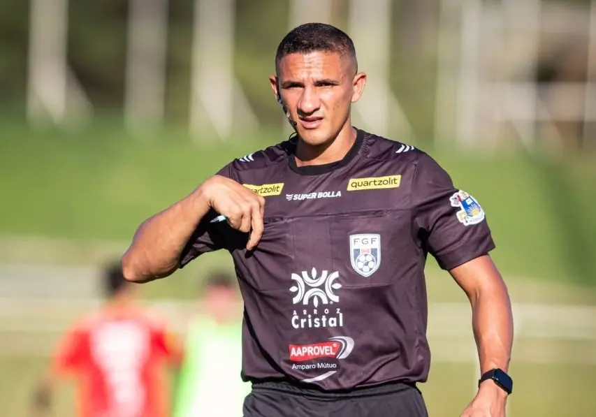 Gilson Alves estreia na arbitragem profissional 
