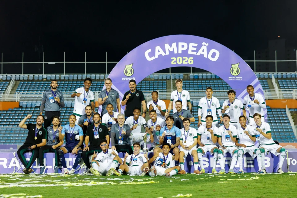 Goiás avalia utilização de campeões da base no profissional;