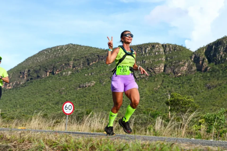 Corredores enfrentam as subidas e as paisagens da Chapada dos Veadeiros durante uma das provas mais desafiadoras do calendário nacional (Foto: Divulgação)